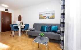 Apartment Paolo By The Beach Znjan