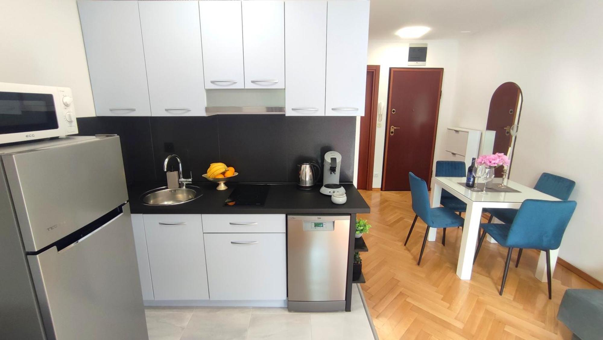 Apartment Paolo By The Beach Znjan Split Exterior photo