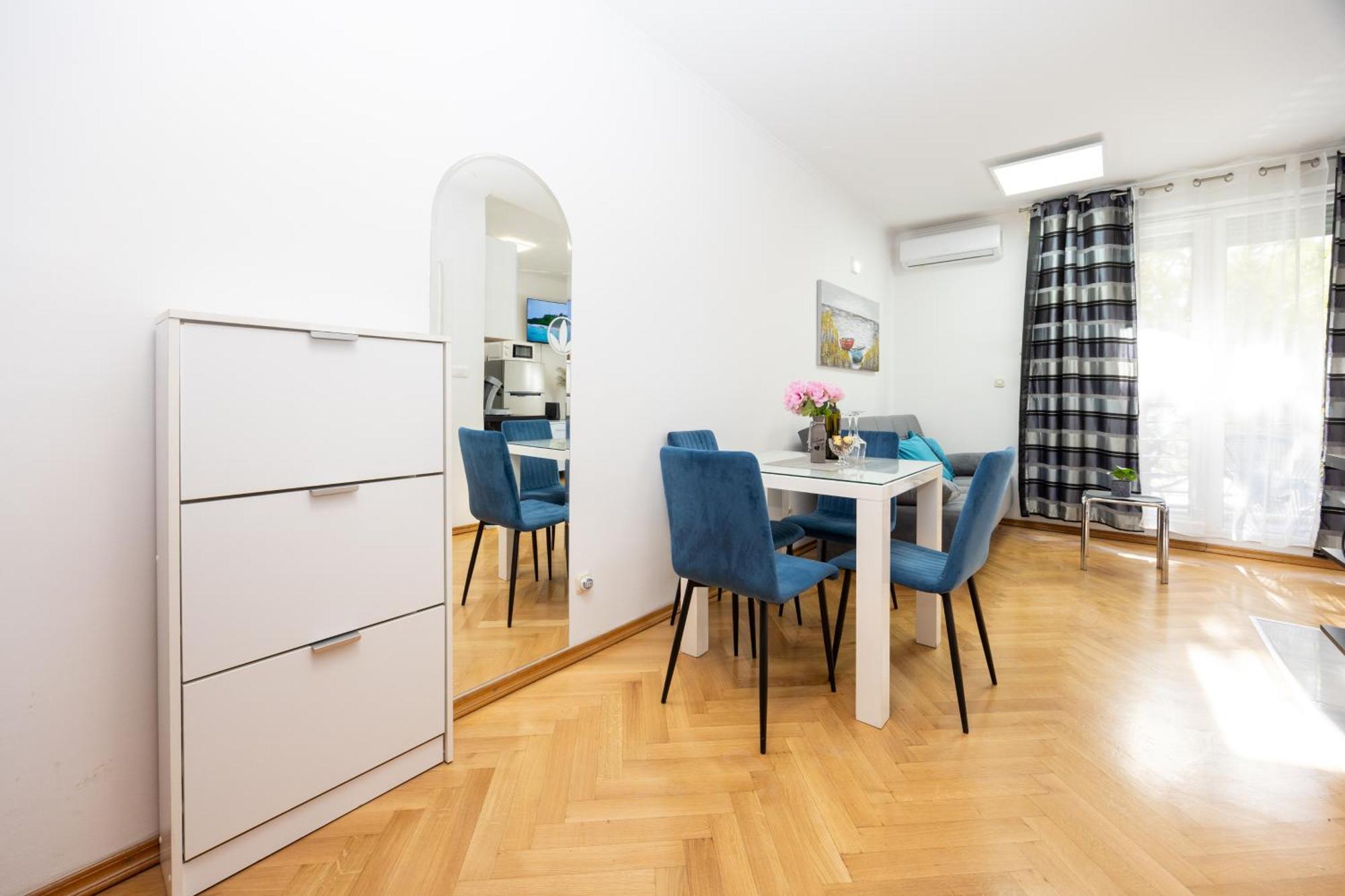 Apartment Paolo By The Beach Znjan Split Exterior photo