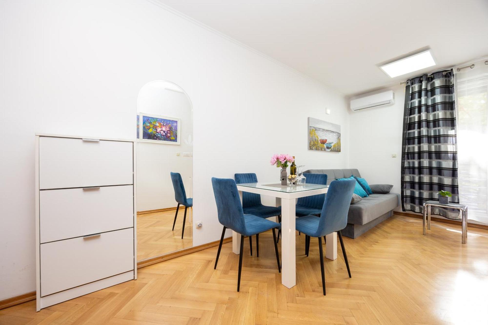 Apartment Paolo By The Beach Znjan Split Exterior photo