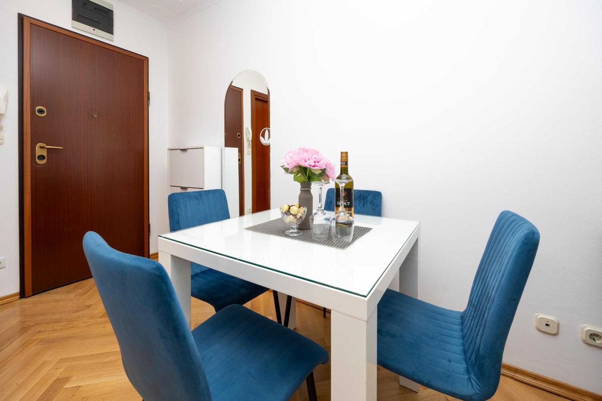Apartment Paolo By The Beach Znjan Split Exterior photo